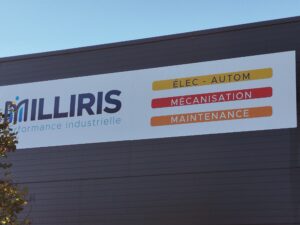 Façade du bâtiment Milliris avec enseigne Élec-Autom, Mécanisation, Maintenance