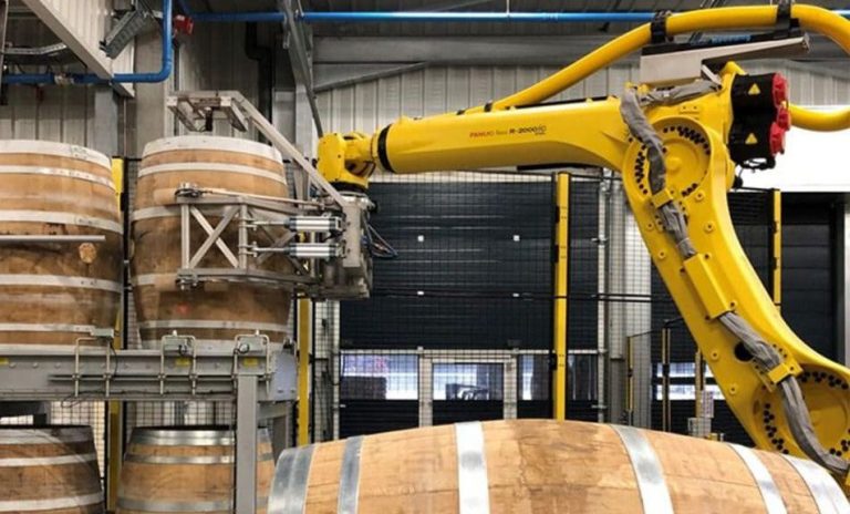 Robot de dépalettisation de barriques de cognac, Hennessy